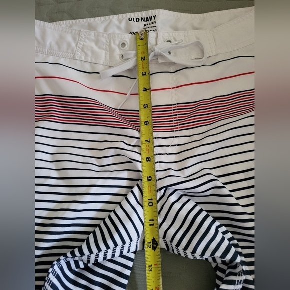 Old Navy Mens Swim Trunks - Picture 5 of 8